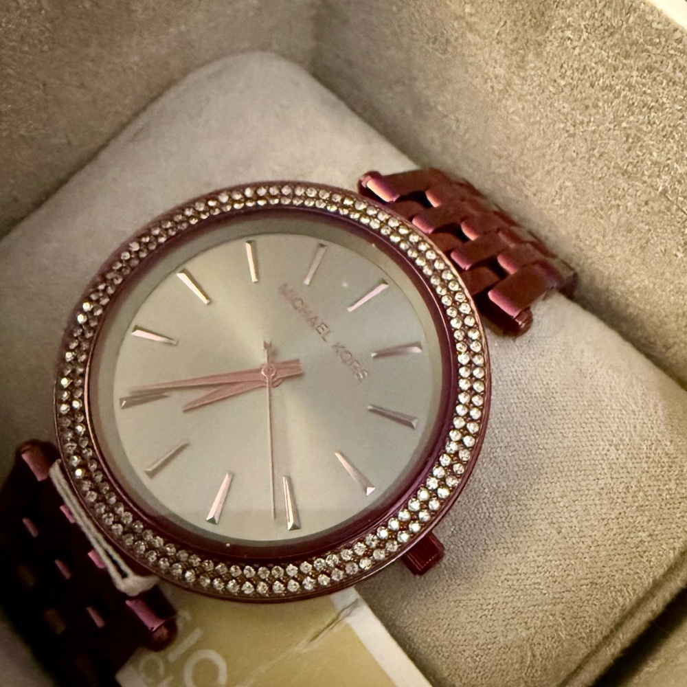 BNWT!!!! Michael Kors Darci Plum Watch - Picture 9 of 11